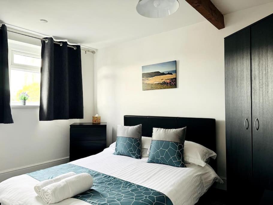 Luxe Living Family Home - Beach, Wifi, Parking Swansea Exterior photo